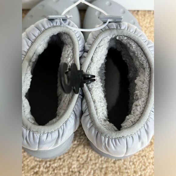 NWT Crocs Womens Classic Neo Puff Shorty Gorpcore Snow Boots Grey White - Picture 8 of 13